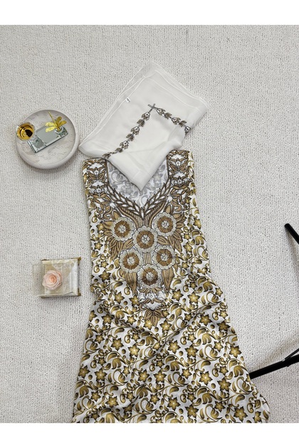 Elegant White Mukhawir with Gold Floral Embroidery and Sheer Shawl