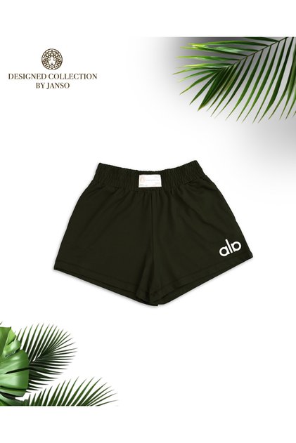 -Women's Green Women's Shorts with Elastic Waist, Comfortable Cut, Daily Use