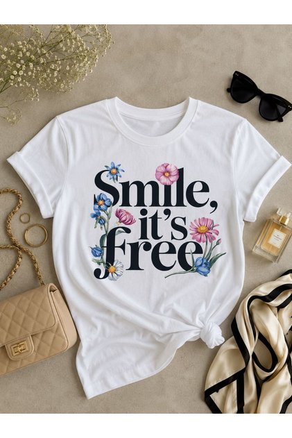 تي شيرت نسائي بطباعة رقمية من Basic Smile