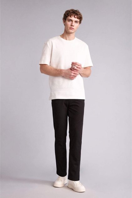 Tapered Fit Normal Fit Regular Waist Tapered Leg Trousers H5550Ax26Sp