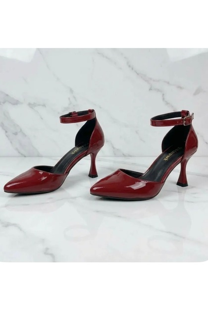 Our Tie-Up Model with Thin Heels for Daily Use