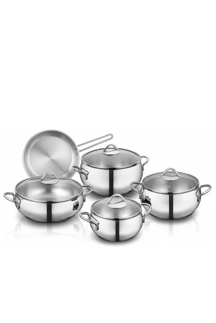 A 1800 Chubby 9 Piece Cookware Set