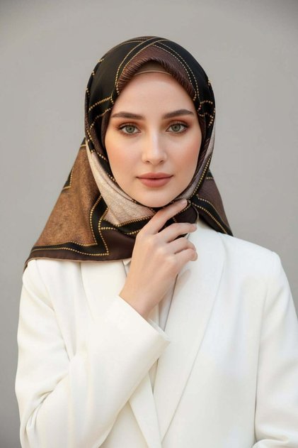 100% Twill İpek Gold Detaylı Kare Desenli Kahverengi - Bej Renkli 90x90 Dikim Şekli : El Dikişi