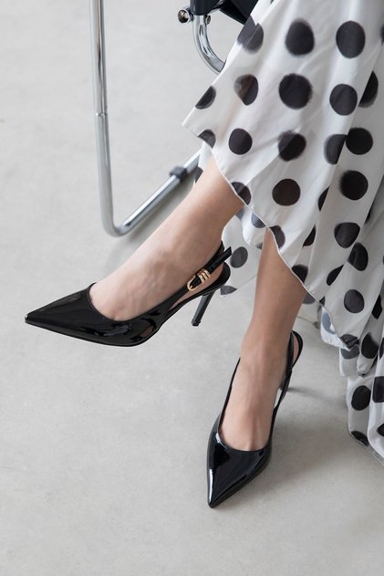 Flora Women's Heeled Patent Leather Shoes Black
