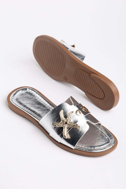 Women's Flat Heeled Slippers with Silver Star Accessories and Thick Straps