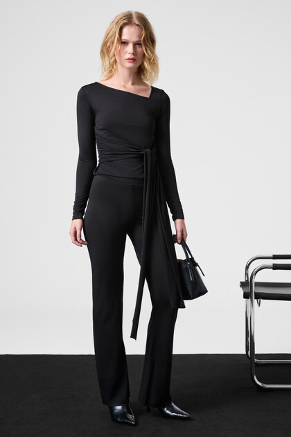 Lorelis Women's Stretchy Fabric Wide Leg Black Trousers with Stitching Detail