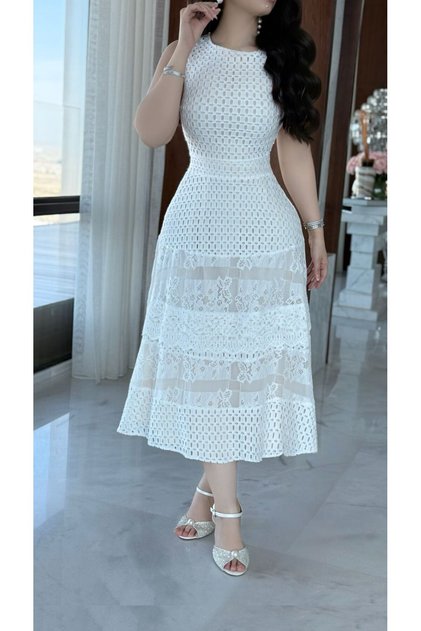 Sleeveless patterned midi dress