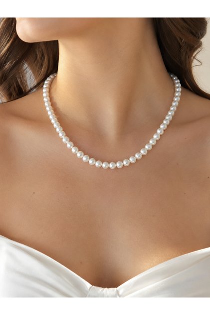 Pearl Women's Necklace Classic and Modern Design Elegant Neck Jewelry