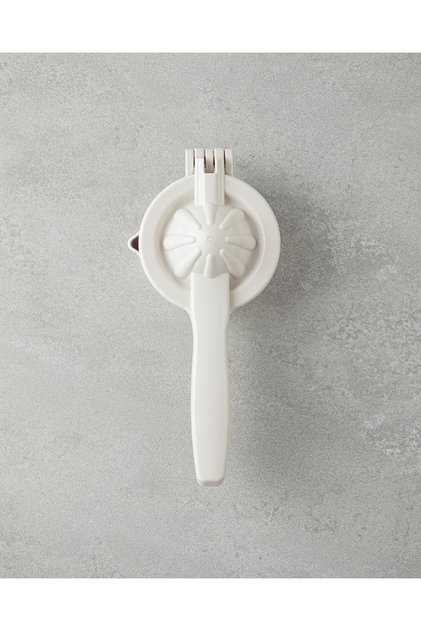 Colessa Plastic Lemon Squeezer 21 cm Cream