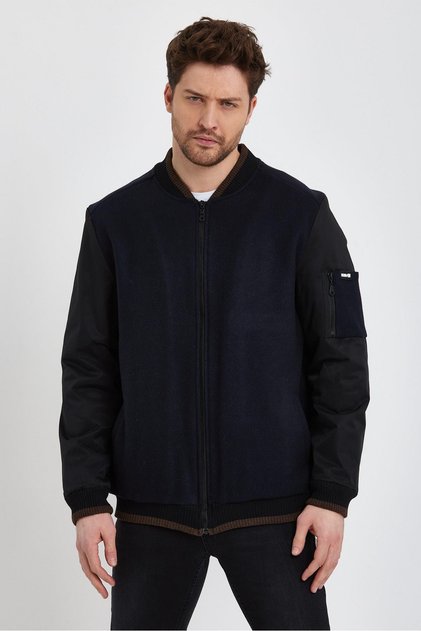 Wool Coat with Sleeve Pocket Detail (E22-623A)