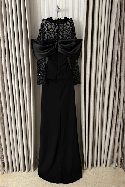 Nice Model Barbie Black Sequined Evening Dress with Luxurious Stretch  Taffeta- Trendyol