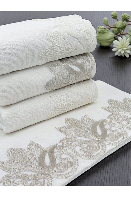 4-Piece Velvet French Laced Dowry Box Hand and Face Towel Set