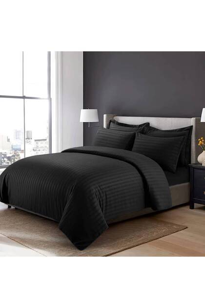® 6-Piece Duvet Cover Set –Super King Size, Includes 1 Duvet Cover(240x260cm), 1 Fitted Sheet(200x200+30cm) 4 Pillowcases(53x75cm)