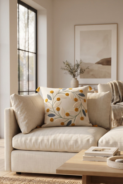 Wreath Punch Embroidered Floral Pattern Decorative Hidden Zipper Tasseled Throw Pillow Cover 42 X 42 cm