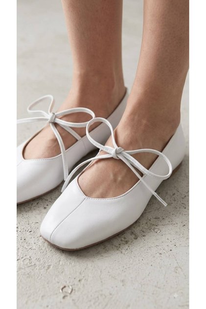 Mia Women's Stylish Ballerinas with Closed Lace Detail