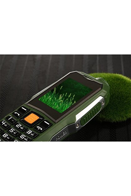 Telefon militar 3800 mAh cu lanternă și radio FM, OLED, Dual SIM, rezistent la șocuri DealsReall ®