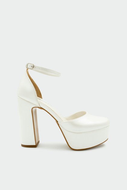 Swank Round Toe Flat Women's White Heeled Shoes