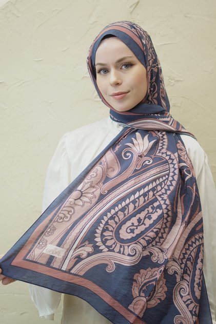 Retro Elegance Pattern Premium Tencel Shawl