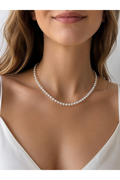 Women's Pearl Detailed Necklace Elegant Neck Chain for Daily and Special Occasions