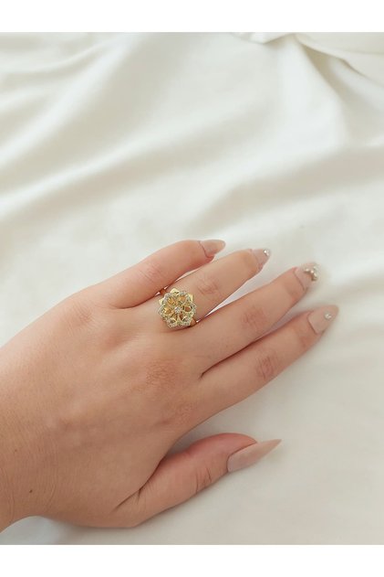 Flower Steel Stress Ring Can Be Adjusted to Fit the Finger