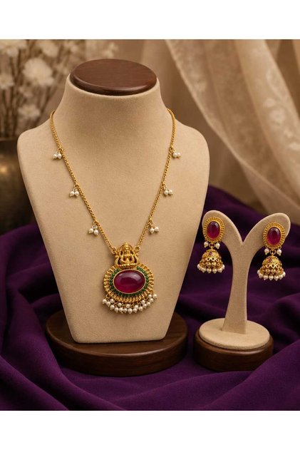 Traditional Temple Pendant Jewellery Set