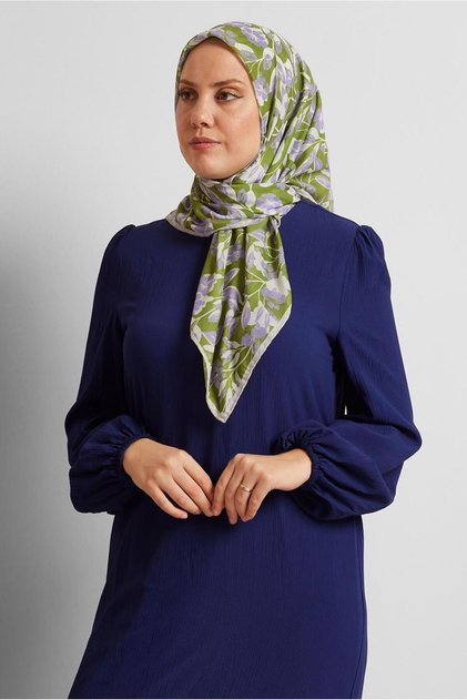 Eșarfă cu model de flori 8560