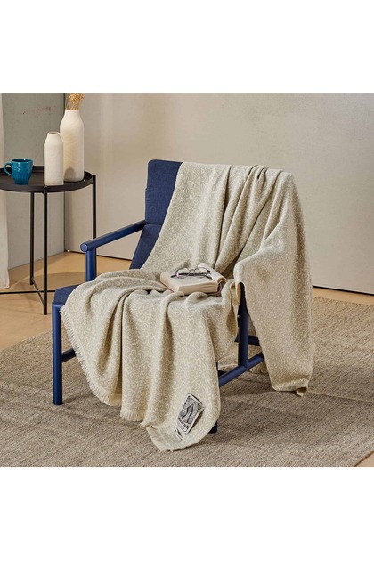 Brigid Throw TV Battaniyesi Mold