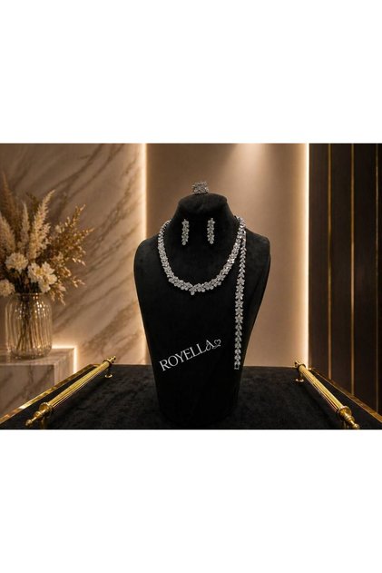 Zirkon taşli rodyum kaplama kolye küpe bilimliki yüzük şik setimiz