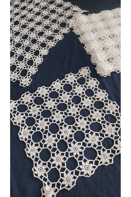 33 X 33/ 1 Piece 23 X 23/10 Pieces Crochet Display Set Made of Cotton Thread 11 Pieces
