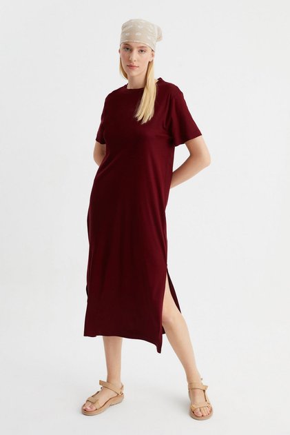 Slit Basic Dress (B23-00115)