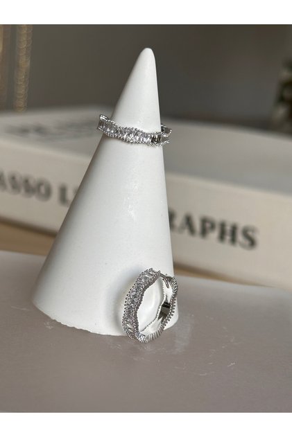 Vip Silver Dalgalı Kesim Baget Taşlı Minimal Tasarım Luxury Kararmaz Çelik Küpe