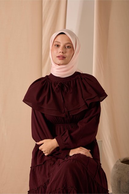 وشاح لامع مسطح باللون الوردي ذو ملمس لامع ومقاوم للماء والبقع 90x90