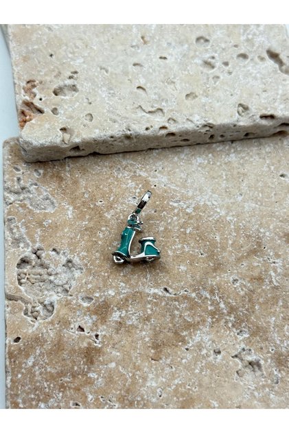 PNDR Charm // CHARM-846