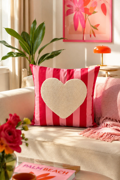 Punch Nakışlı Kırlent Kılıfı - 43*43 Cm - Pembe Kalp - PNK001