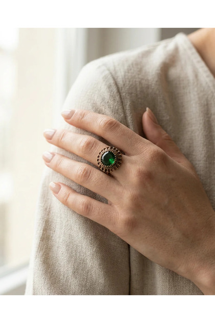 Bronze Vintage Women Ring Authentic Copper Jewelry Green Crystal Stone Round Victorian Adjustable