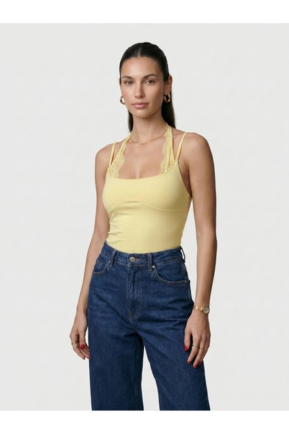 Kadın Dantel Yaka İnce Askılı Çıtçıtlı Body Slim Fit Dar Kalıp Likralı Bodysuit
