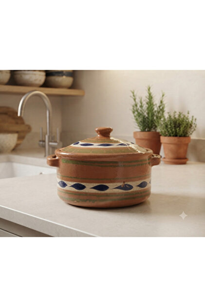 Traditional Pakistani Clay Pot for Serving Meat and Stews - Diameter 25 cm