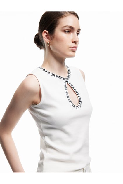 Cotton Slim Fit Color Contrast Window Detail Crochet Detail Sleeveless T-Shirt