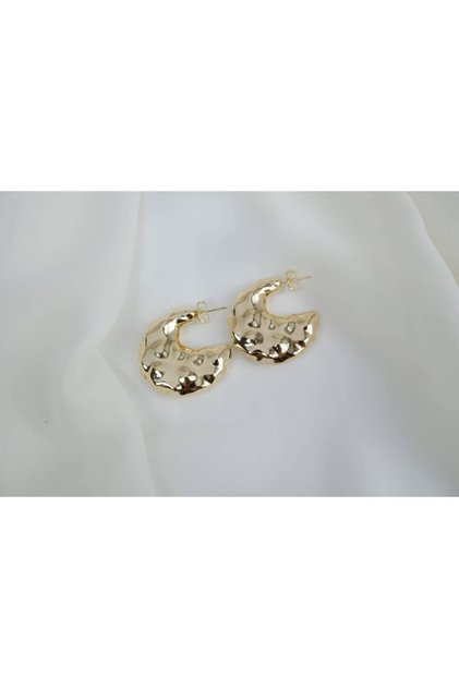 Kp415 Embossed C-Shaped Gold Earrings (Length 30mm)