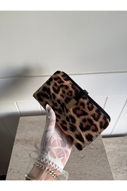Women's Leopard Printed Piece Set with Phone Compartment Faux Leather Wallet