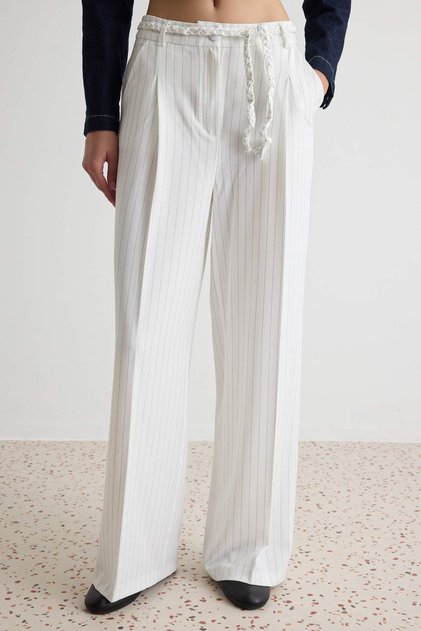 Beyaz Örgü Kemerli Wide Leg/Geniş Paça Çizgili Kumaş Pantolon TWOAW27PL00011