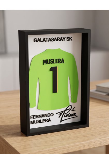 Galatasaray Fernando Muslera 3D Yazıcı Baskı Çerçeve Tablo - 14x21.5 cm - Efsane Kaptan Tasarım