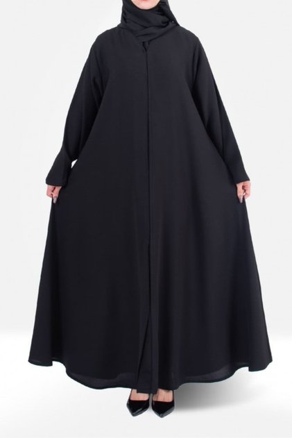 عباية نص كلوش سادة مع طقطق من الكريب الفاخر . معها طرحه مجانا