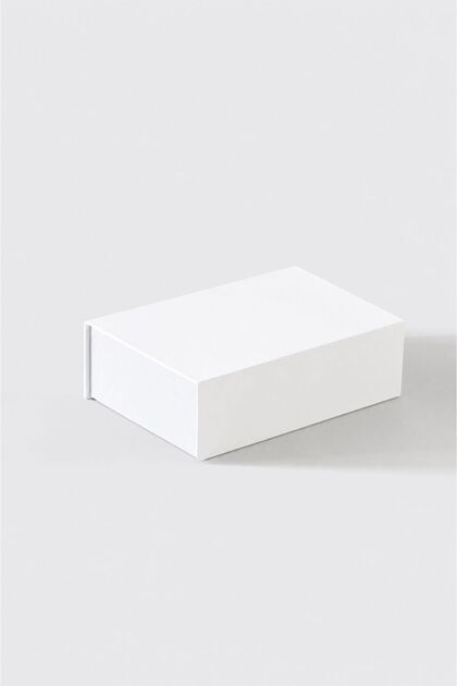 23x16x6.5 cm Mıknatıslı Beyaz Sert Mukavva Kutu