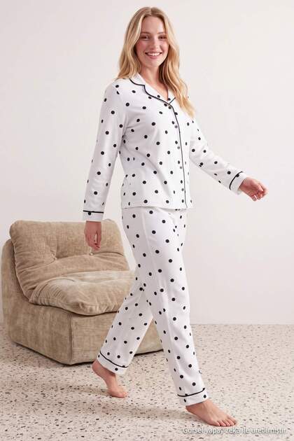 Ekru Pamuk Karışımlı Yumuşak Tuşe Likralı Puantiye Desenli Biyeli Örme Pijama Takımı THMAW27PT00023