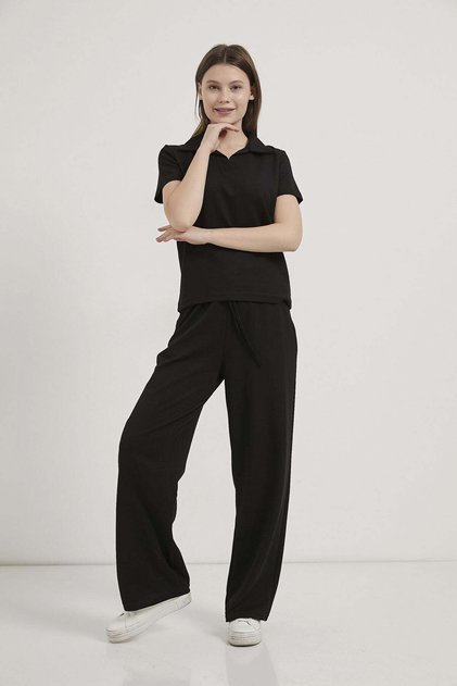 Collared T-Shirt and Waist-Tie Detailed Sweatpants Set