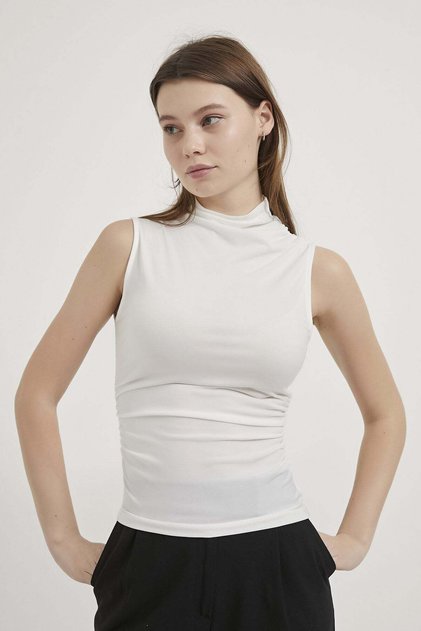 High Collar Zero Sleeve Gathered Blouse