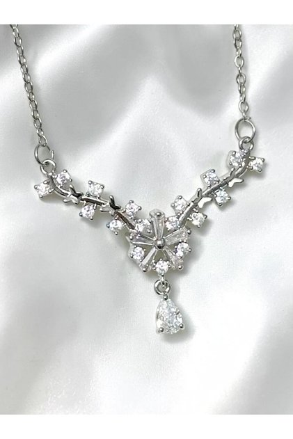 Silver White Detailed Magnolia Zircon Stone Steel Necklace