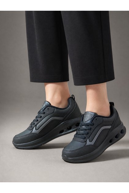 High Sole Sneaker Sports Shoes with Air Sole Detail, Lace-Up, Lightweight and Comfortable, Comfortable Daily Walking Shoes