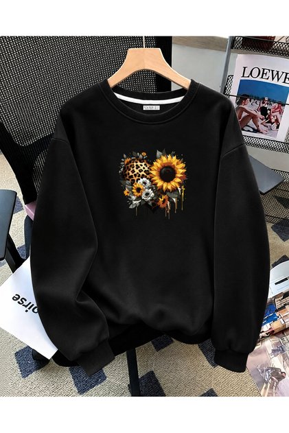 Women's Leopard Heart Daisy Special Design Printed Comfortable Fit Crew Neck Black Sweatshirt